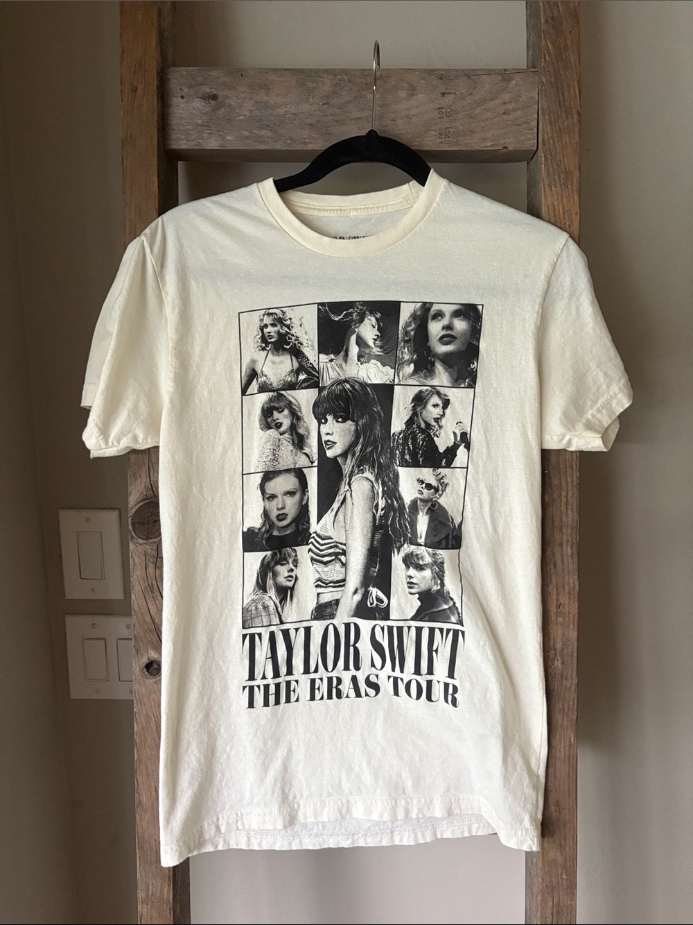 Taylor Swift The Eras Tour T-Shirt Cream Size Small